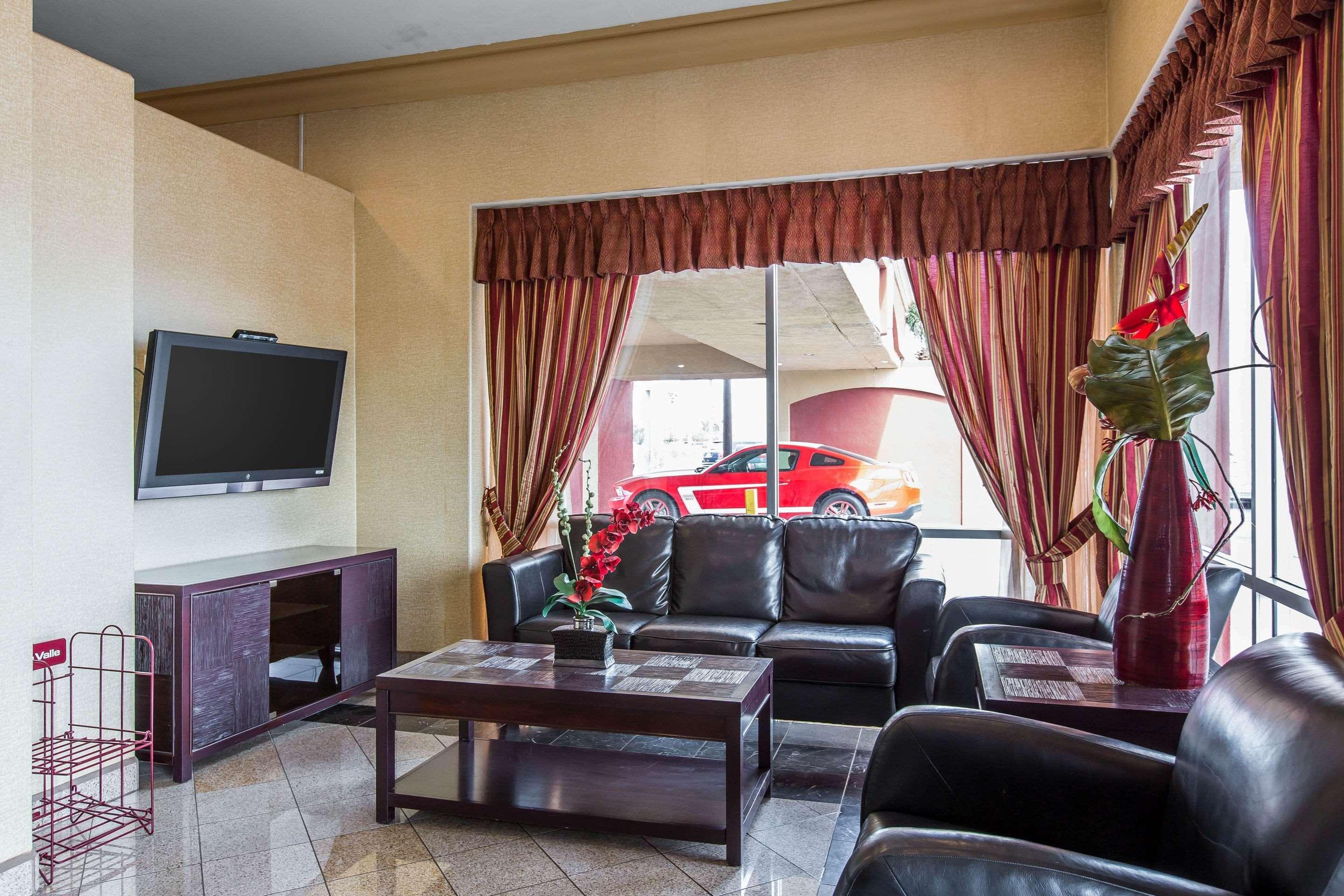 Quality I-8 Hotel
