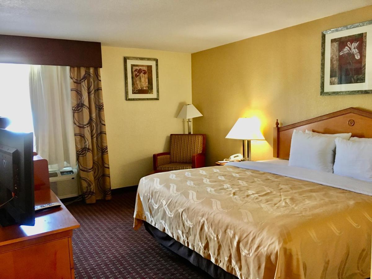 Quality I-8 Hotel