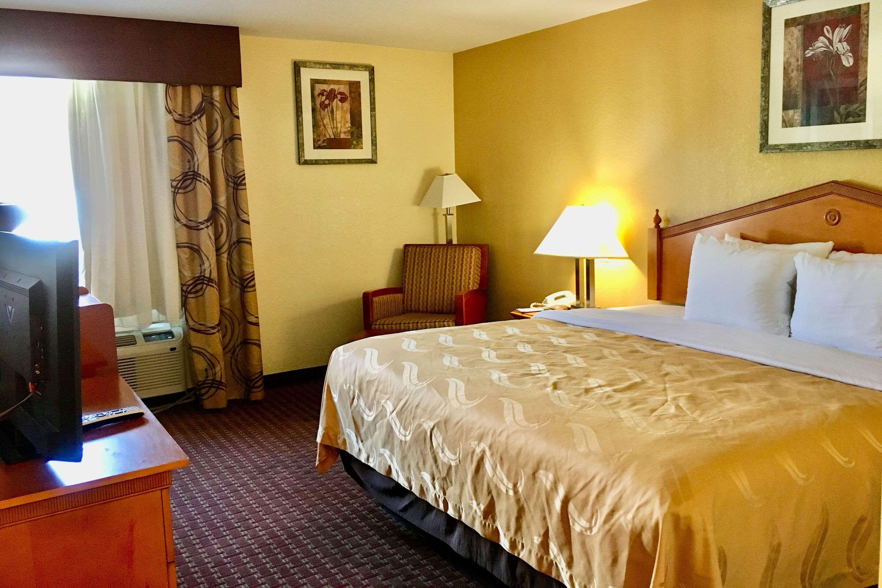 Quality I-8 Hotel